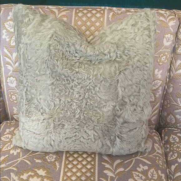 FENDI CASA Authentic Fur And Velvet Accent Pillow 20x20 - Picture 1 of 8